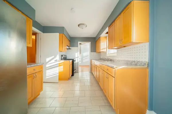 16342 Ingleside Avenue, South Holland, IL 60473