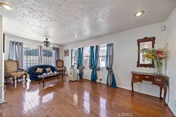 1502 W 110th ST, Los Angeles, CA 90047