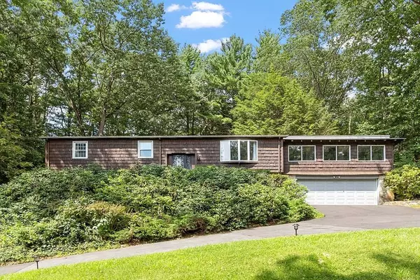 48 Gray Rd, Andover, MA 01810