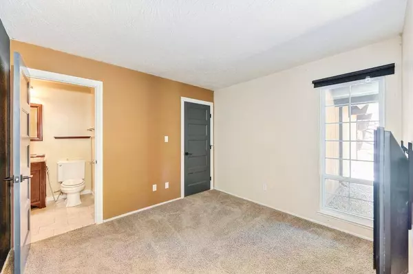 6841 Greenhaven DR, Sacramento, CA 95831