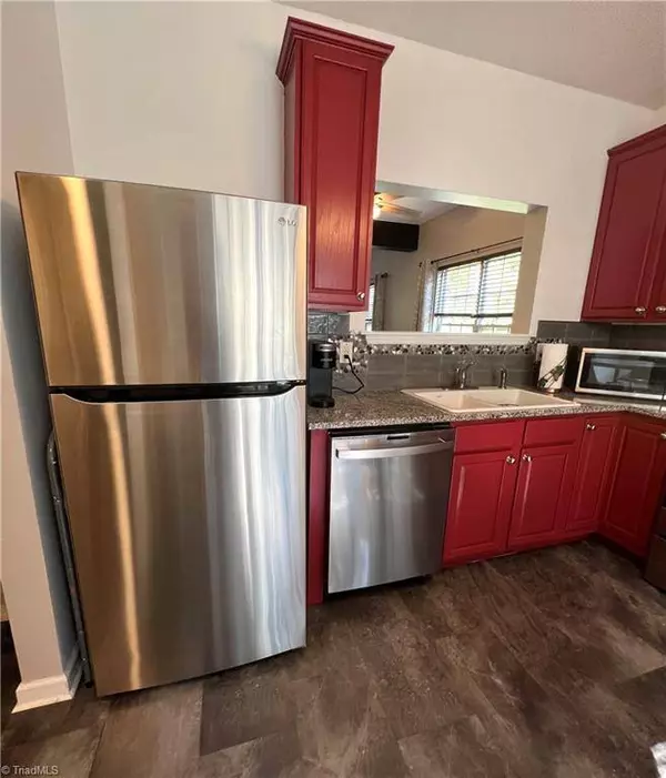 120 Queensberry CT, Greensboro, NC 27405