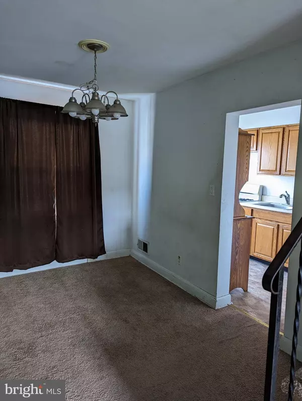 1046 MIDDLESEX RD, Essex, MD 21221