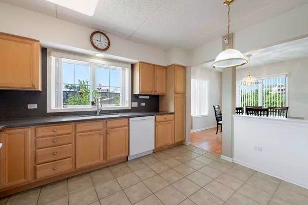 20 S Main Street #3-210, Mount Prospect, IL 60056