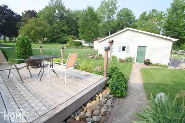 1104 Palmer Ave, Owosso, MI 48867