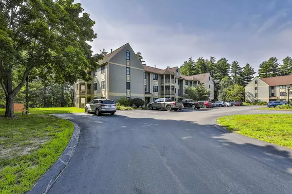 11 Bartemus TRL #305, Nashua, NH 03064