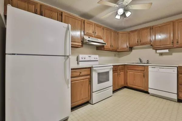 11 Bartemus TRL #305, Nashua, NH 03064