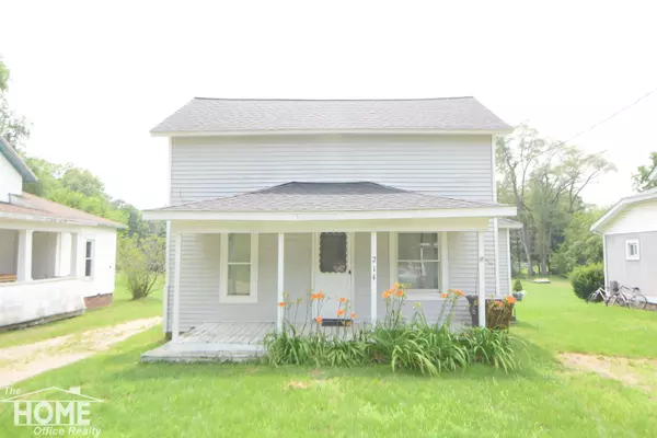 214 E Elm St, Ovid, MI 48866