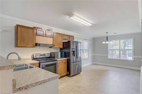 331 Hickory LN, High Point, NC 27265