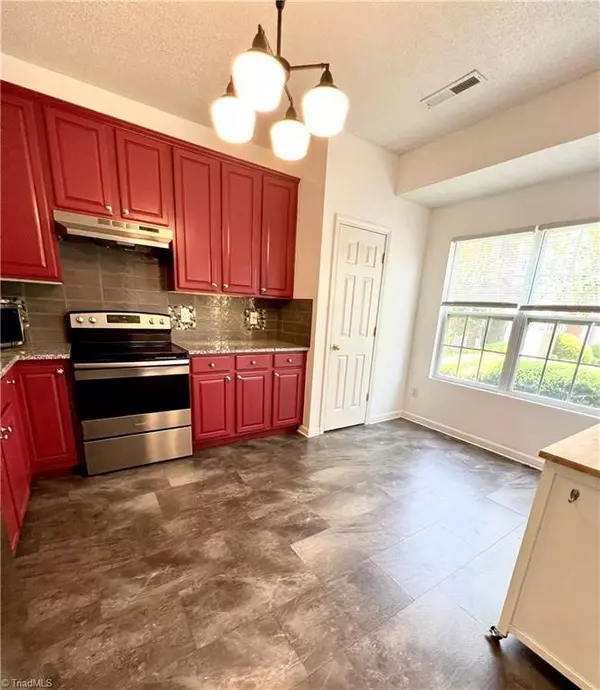 120 Queensberry CT, Greensboro, NC 27405