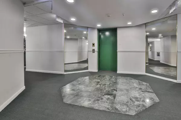 11 Bartemus TRL #305, Nashua, NH 03064