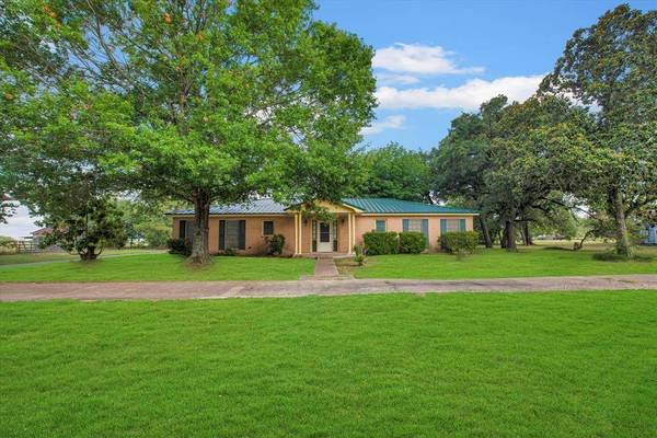 46 Fm 1696 RD W, Huntsville, TX 77320