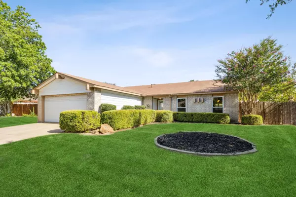 1909 Bedrock Lane, Arlington, TX 76006