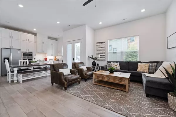 158 E South Street, Fayetteville, AR 72701