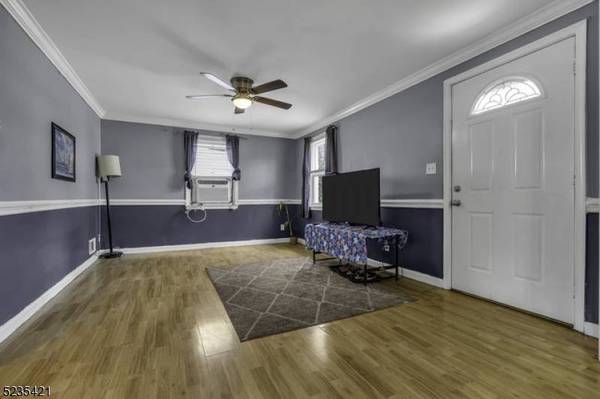 228 E 7Th Ave, Roselle Boro, NJ 07203