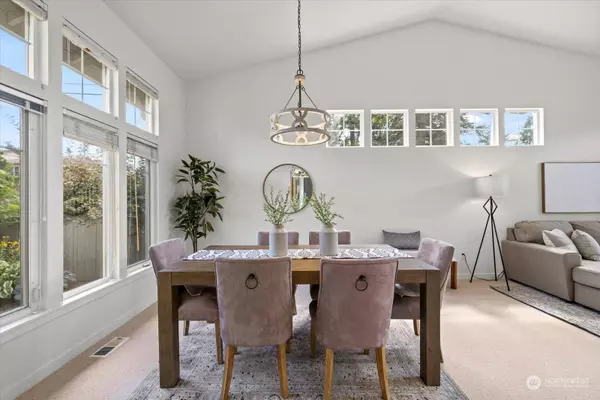 8257 NE 124th PL, Kirkland, WA 98034