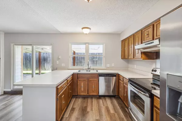 1909 Bedrock Lane, Arlington, TX 76006