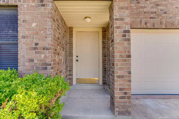 5915 WALNUT MILL DR, San Antonio, TX 78244-2509