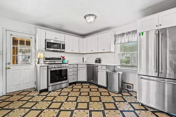 162 Gerrish Ave, Dracut, MA 01826