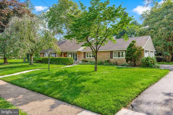 14 S COLONIAL RDG, Moorestown, NJ 08057