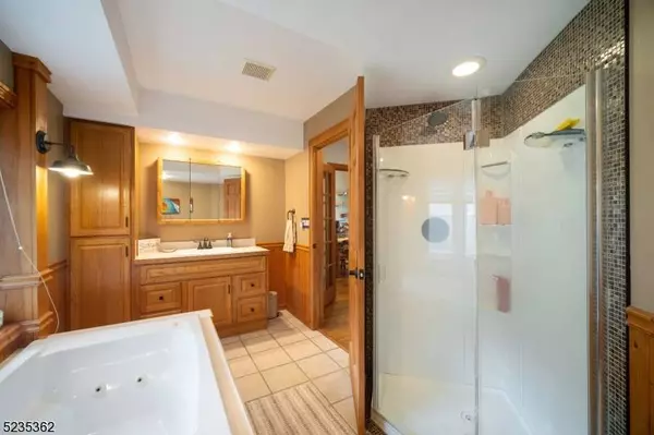 10 E Shore Trl, Hardyston Twp., NJ 07460