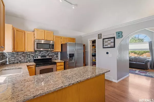 963 W 2350 N, Layton, UT 84041