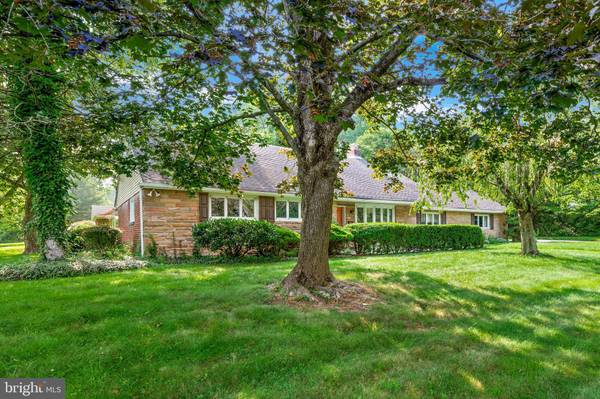 14 S COLONIAL RDG, Moorestown, NJ 08057