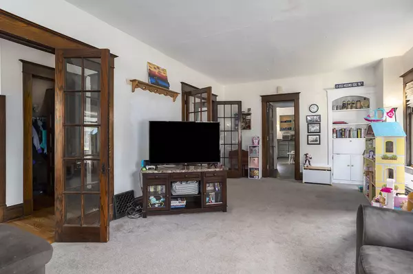 221 S Eagle Street, Marshall, MI 49068