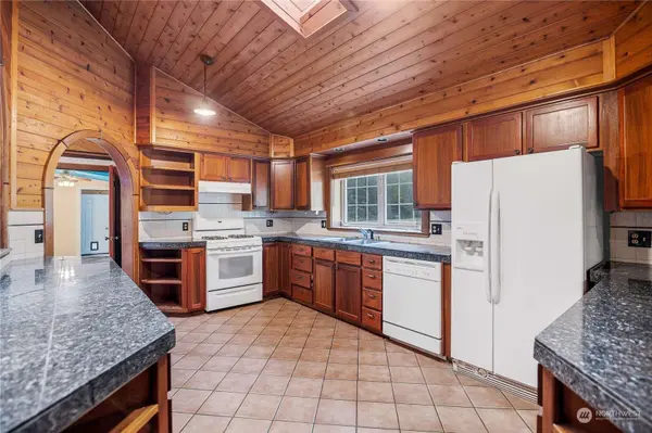 70 Cole AVE, Port Townsend, WA 98368