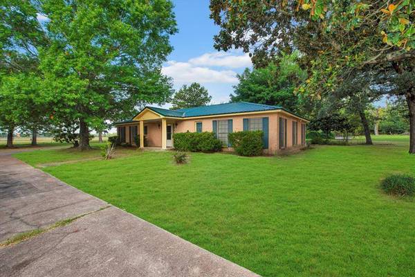 46 Fm 1696 RD W, Huntsville, TX 77320