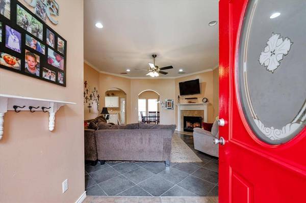 402 W School ST, Madisonville, TX 77864