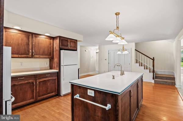 14 S COLONIAL RDG, Moorestown, NJ 08057