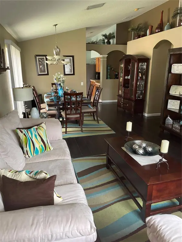 1122 SUMMER BREEZE DR, Brandon, FL 33511