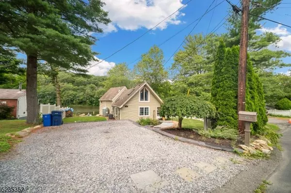 10 E Shore Trl, Hardyston Twp., NJ 07460