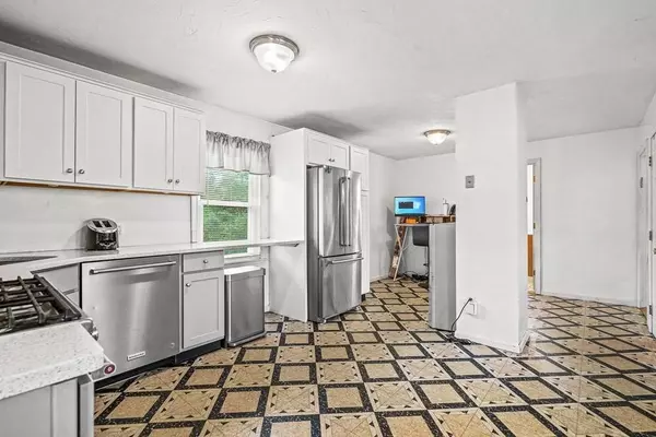 162 Gerrish Ave, Dracut, MA 01826