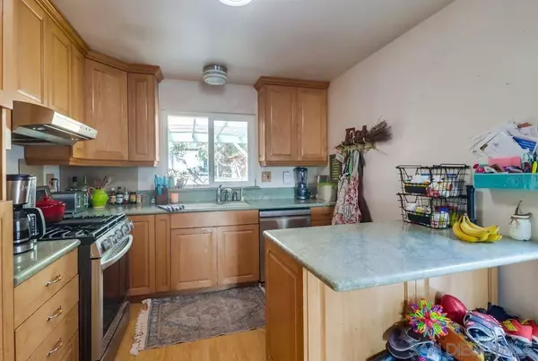 1748 Hanford Dr, San Diego, CA 92111