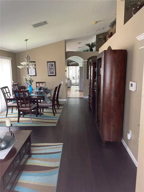 1122 SUMMER BREEZE DR, Brandon, FL 33511