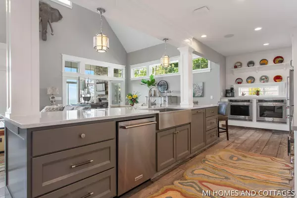 3391 Maple Avenue, Holland, MI 49424