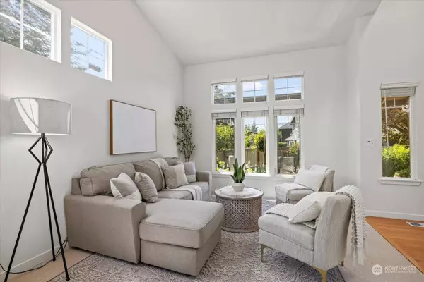 8257 NE 124th PL, Kirkland, WA 98034