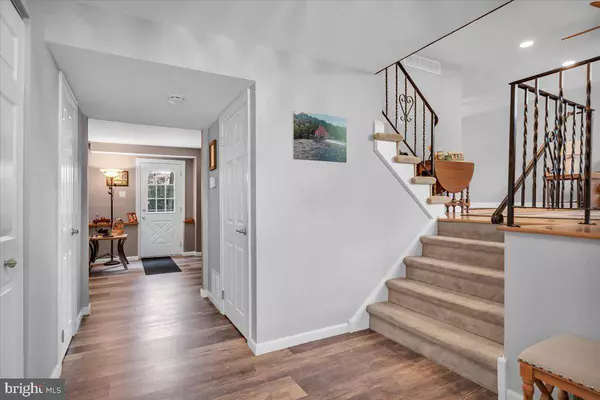 11 LAMP POST LN, Cherry Hill, NJ 08003