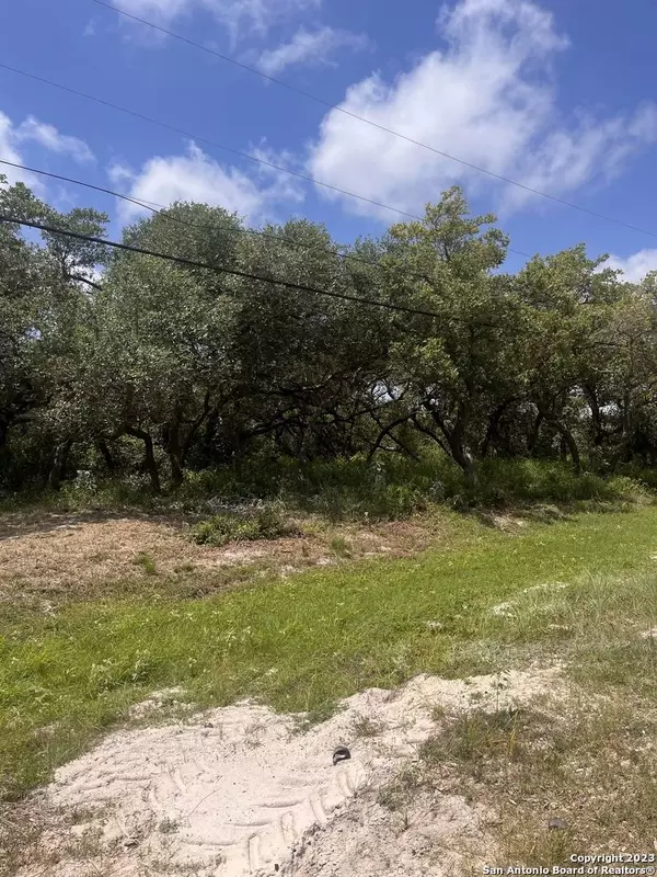 801 Litron St, Rockport, TX 78382