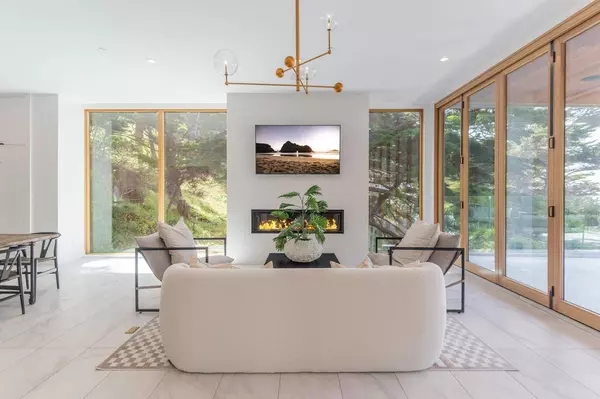 165 Spindrift RD A, Carmel, CA 93923