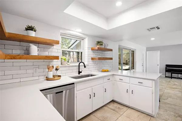 1204 Saint Williams Ave, Round Rock, TX 78681