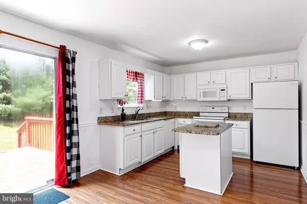 10 WOODCREST CT, Newark, DE 19702