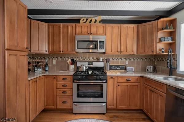 9 Erie Ave, Rockaway Twp., NJ 07866