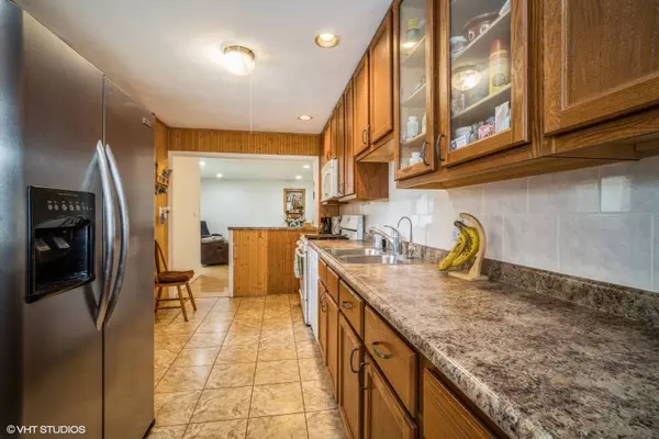 670 S MERLE LN, Wheeling, IL 60090