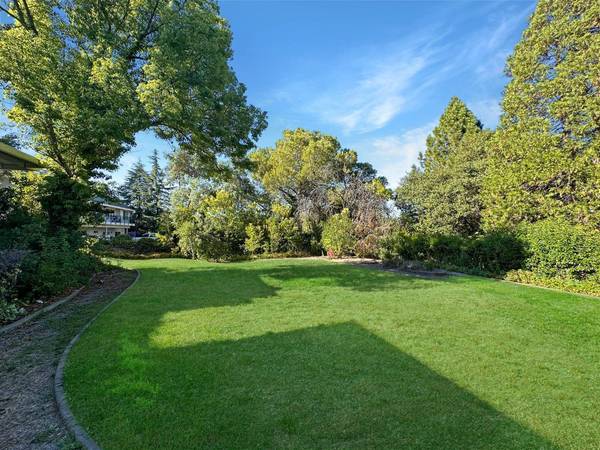 860 Holly Hills DR, Auburn, CA 95603