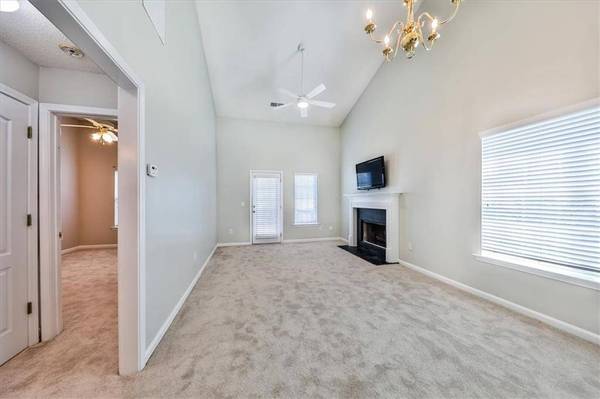 302 Fox Overlook, Woodstock, GA 30188