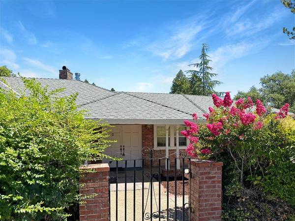 860 Holly Hills DR, Auburn, CA 95603