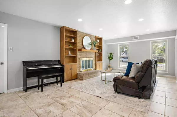 1204 Saint Williams Ave, Round Rock, TX 78681