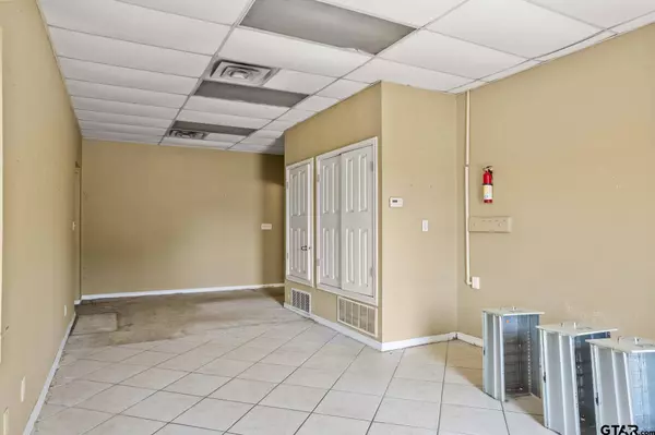 1416 N Edwards, Mt Pleasant, TX 75455